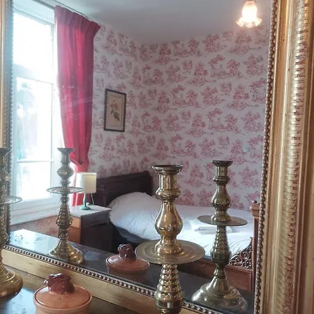 Chateau D'hugemont- Aile Du Parc 度假居 Dompierre-Sur-Helpe